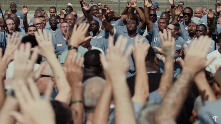 maverick-city-music-e-kirk-franklin-louvam-com-1.300-presos