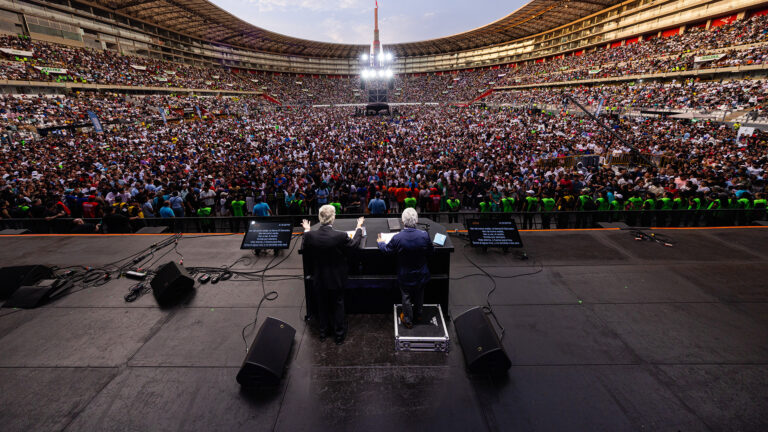 mais-de-9-mil-pessoas-aceitam-jesus-em-evento-evangelistico-no-peru