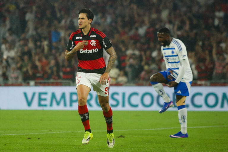 flamengo-vence-cruzeiro-por-2-a-0-no-maracana