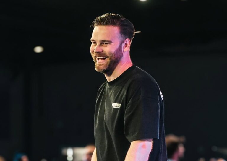 reino-unido:-pastor-relata-mais-de-1.000-conversoes-em-1-ano-de-ministerio-com-a-geracao-z