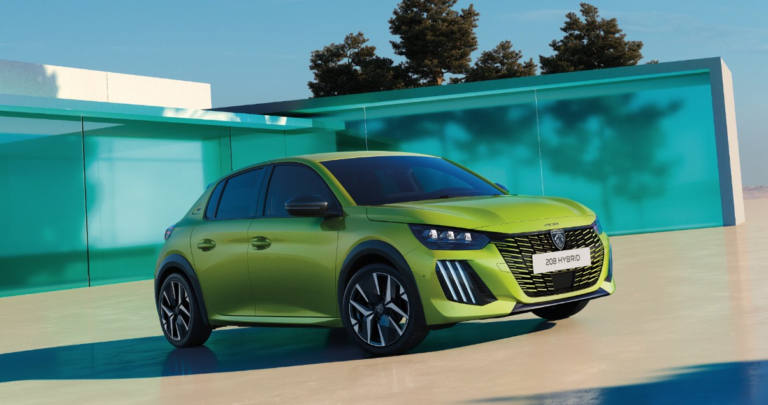 dona-da-fiat,-jeep-e-peugeot-anuncia-recall-de-700-mil-carros-hibridos-por-risco-de-incendio