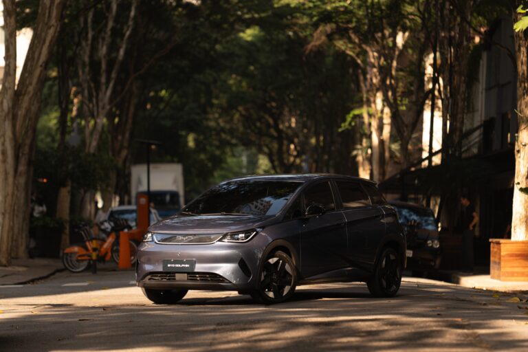 byd-dolphin-ganha-versao-mais-potente-e-maior-para-enfrentar-rivais-como-a-chevrolet-no-brasil
