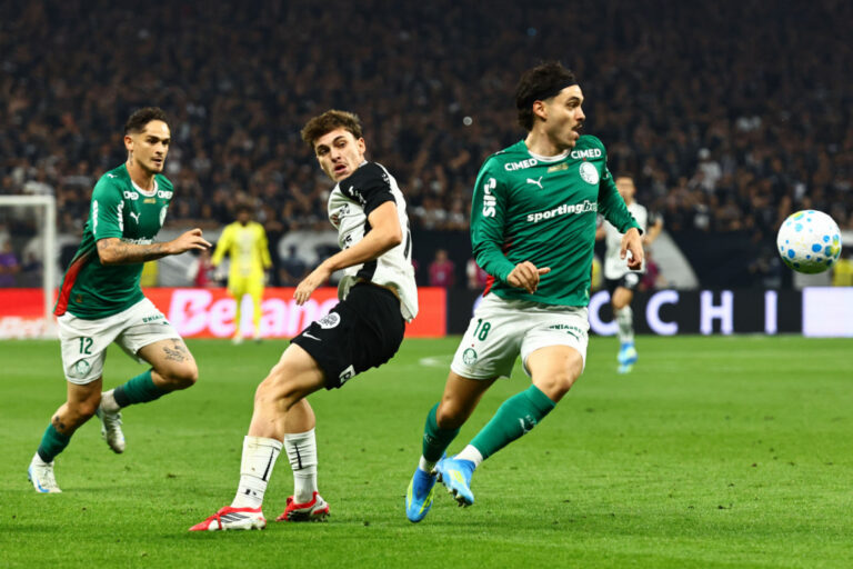 corinthians-e-palmeiras-jogam-pouco-futebol-em-duelo-brigado-e-empatam-pelo-brasileiro