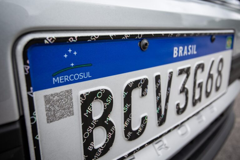 entenda-o-projeto-que-pode-mudar-placas-de-veiculos-no-brasil