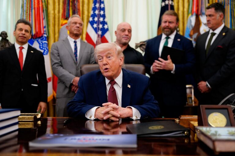 trump-assina-ordem-para-acelerar-pesquisas-e-acesso-experimental-a-psicodelicos-nos-eua