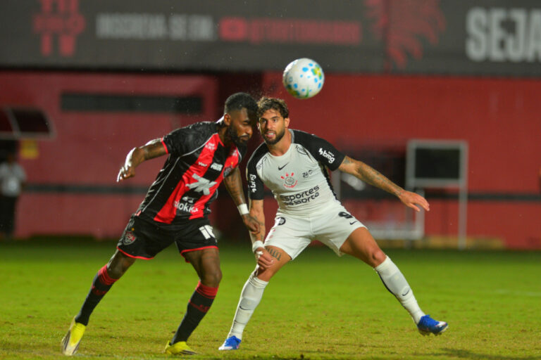 em-jogo-apatico-pelo-brasileirao,-corinthians-e-vitoria-ficam-no-0-a-0