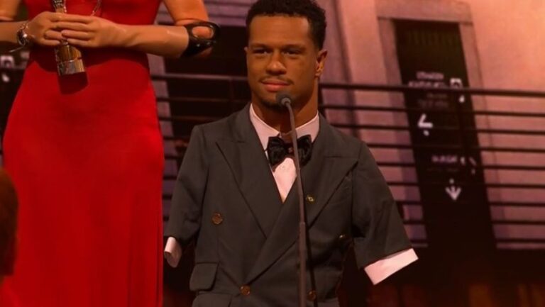 gabriel-araujo,-do-brasil,-e-eleito-atleta-paralimpico-do-ano-no-laureus,-o-oscar-do-esporte