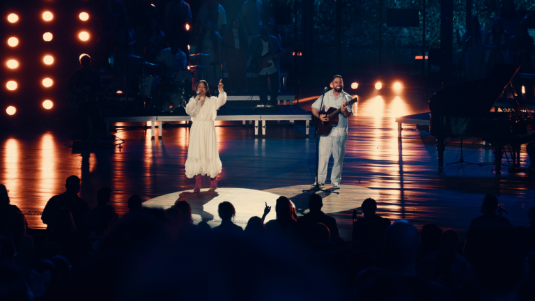 julia-vitoria-e-marcelo-markes-lancam-cancao-“vamos-cantar”