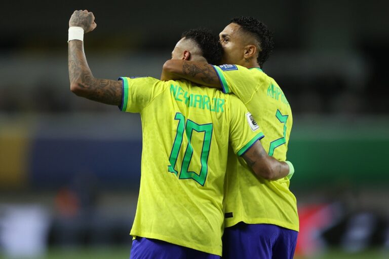 raphinha-defende-convocacao-de-neymar-para-copa:-‘ele-e-o-cara-do-hexa’