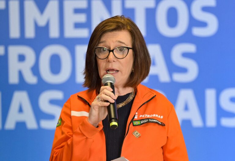 petrobras-planeja-elevar-preco-da-gasolina,-mas-avalia-concorrencia-com-etanol,-diz-ceo